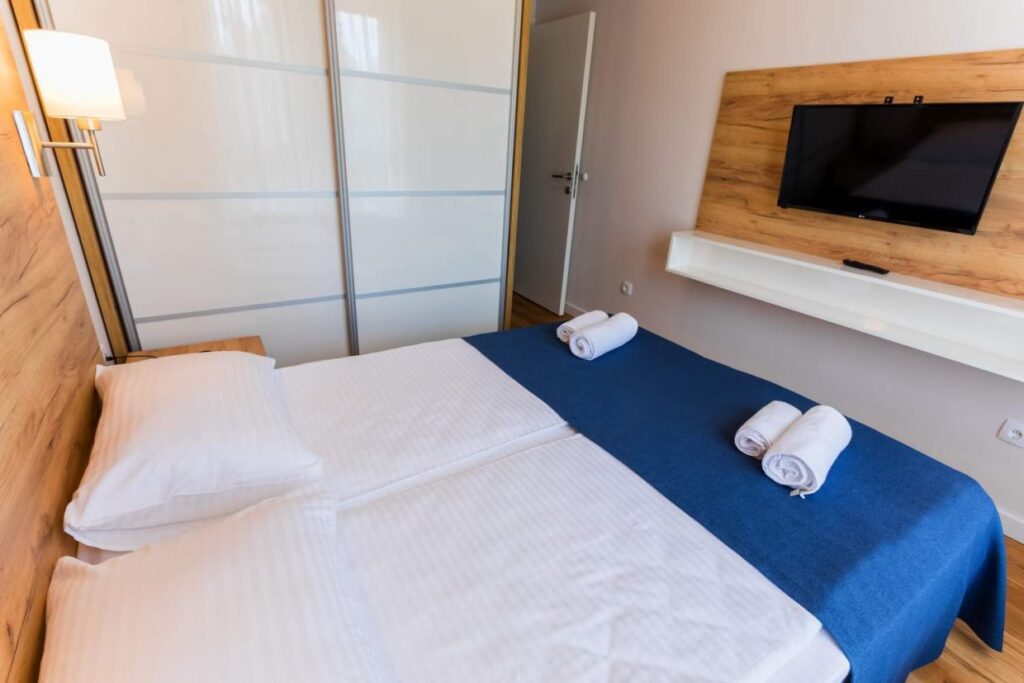 HC0A0076-1240×827-1-1