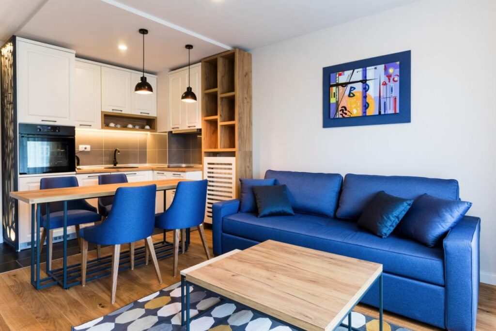 HC0A0108-1240×827-1-1