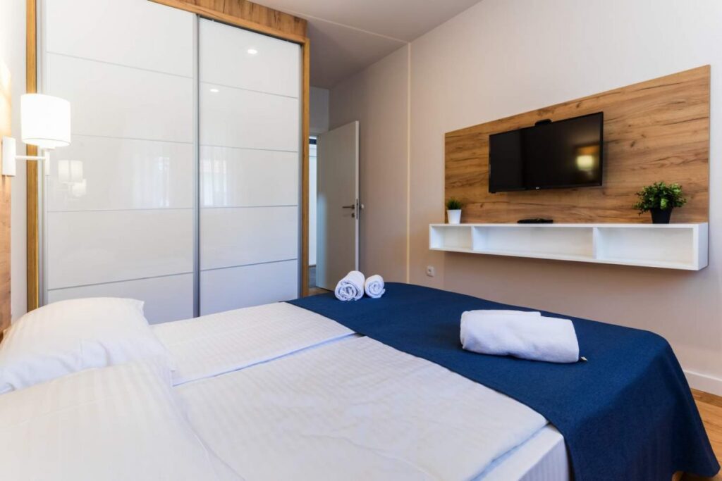 HC0A0166-1240×827-1-1