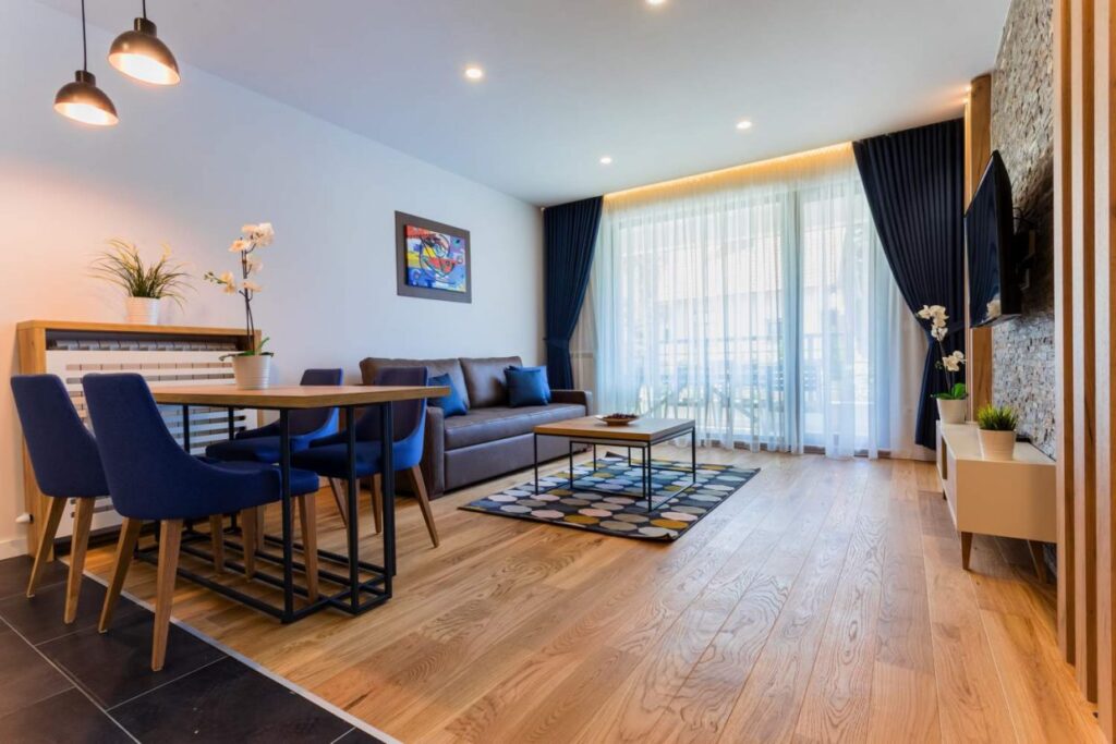 HC0A0176-1240×827-1-1