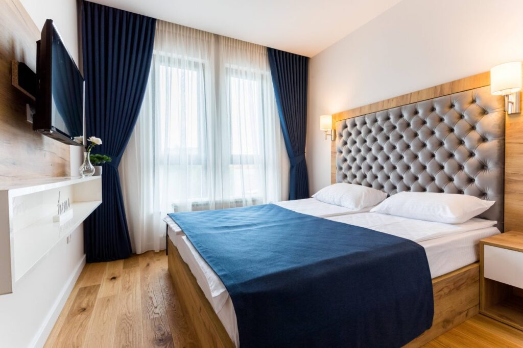 HC0A0378-1240×827-1-1