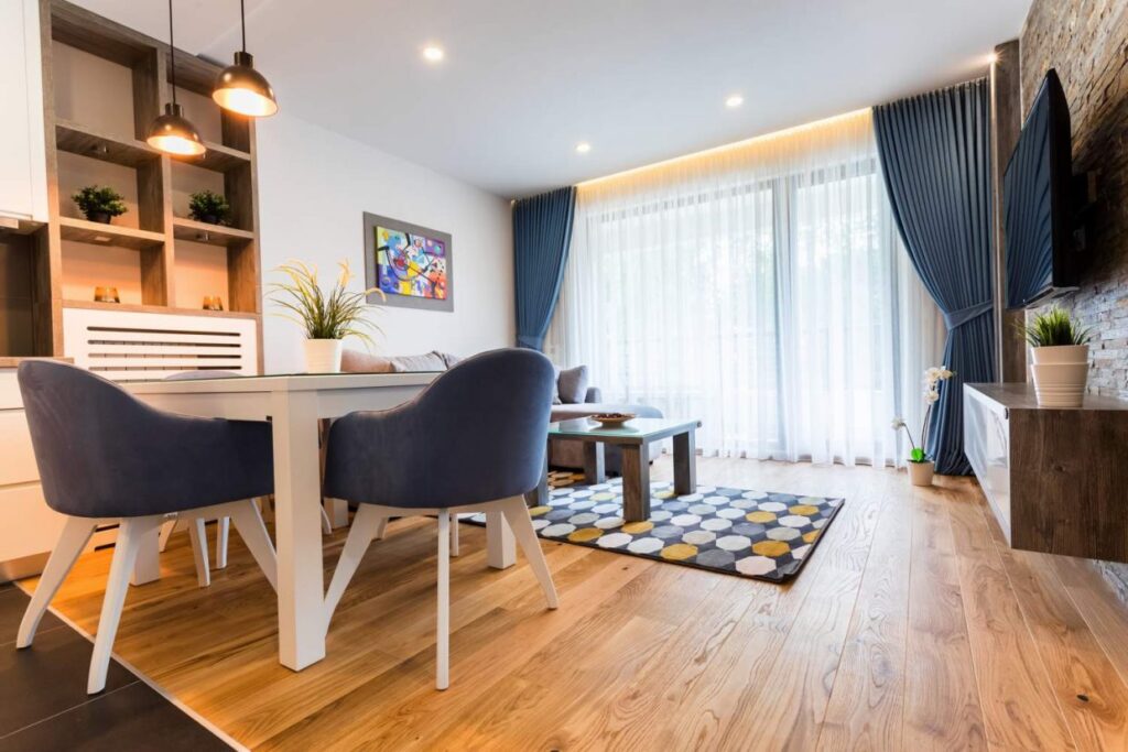 HC0A0389-1240×827-1-1