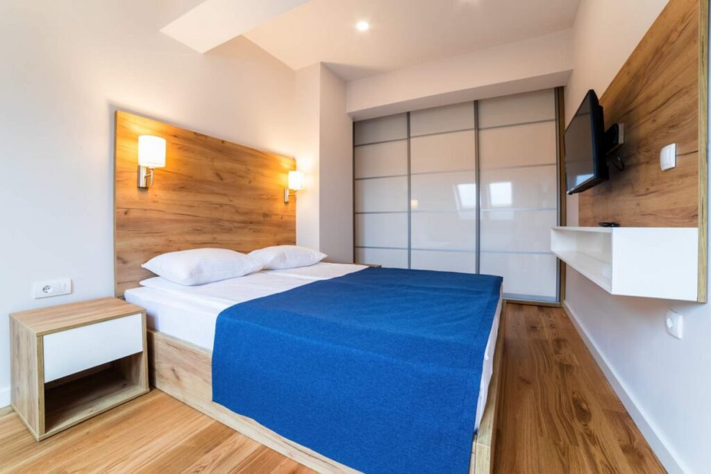 HC0A0473-1240×827-1-1