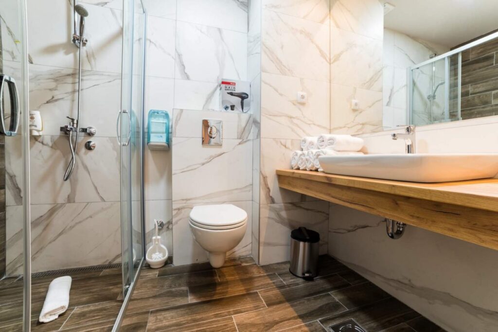 HC0A0590-1240×827-1-1