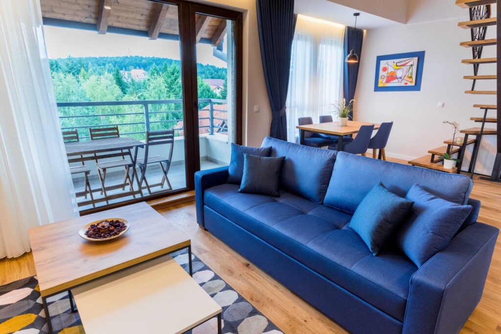 HC0A9266-1240×827-1-1