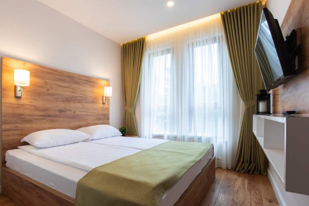 HC0A9663-1240×827-1-1