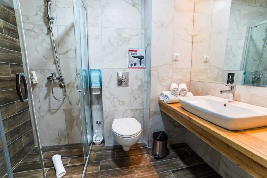 HC0A9704-1240×827-1-1