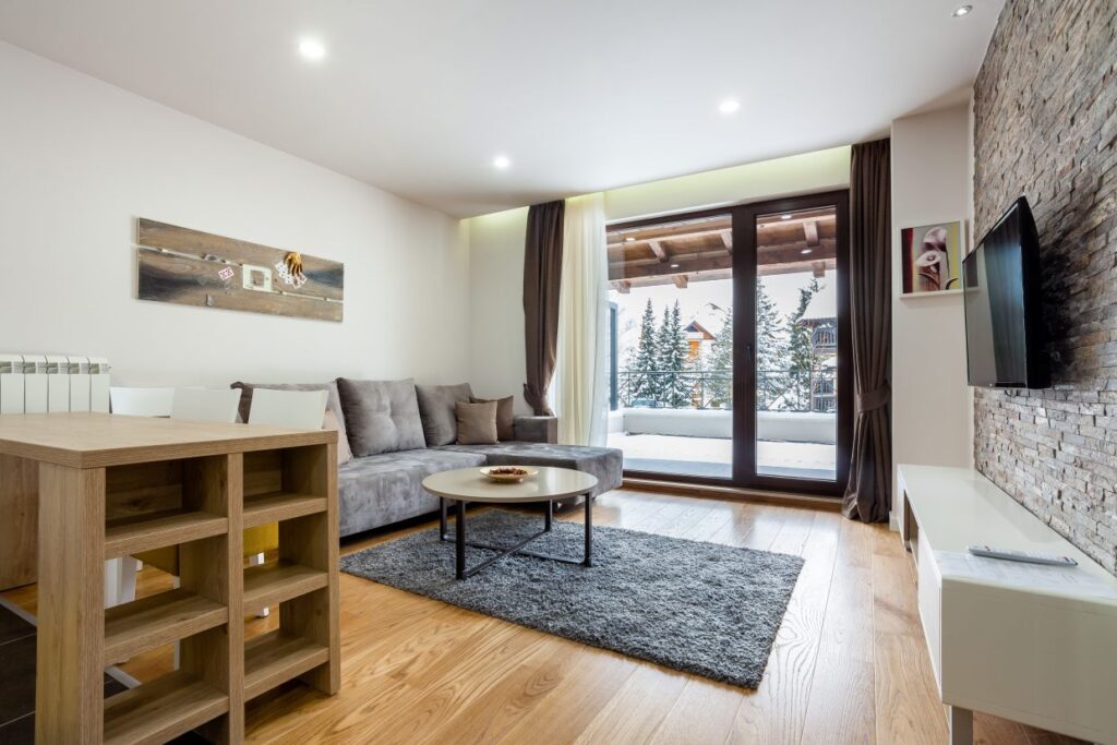 IMG_4561-1240×827-1-1