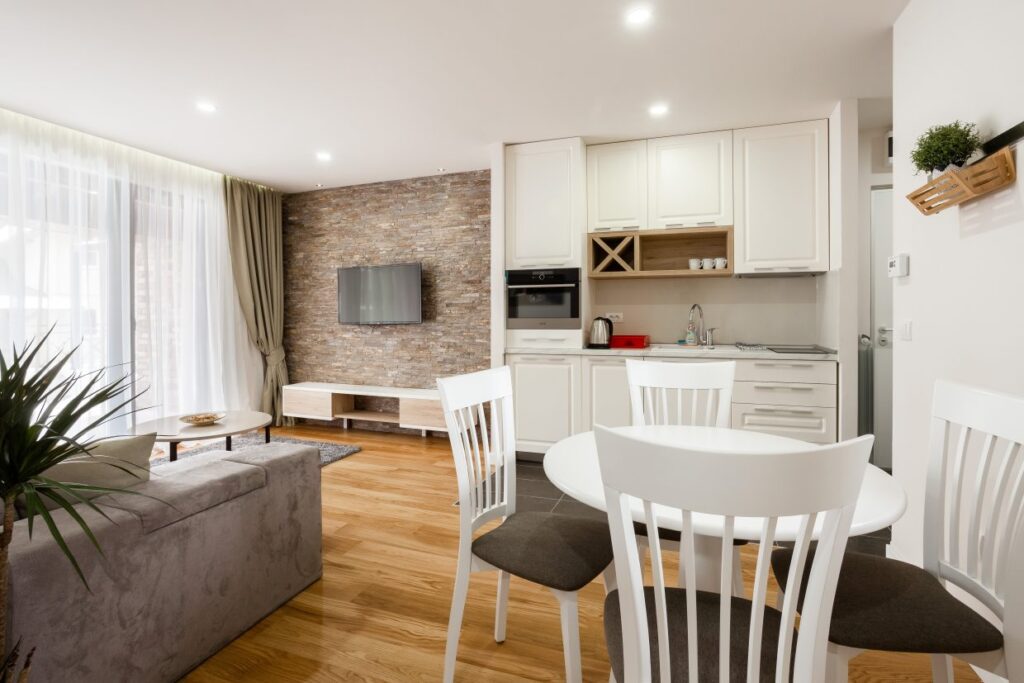 IMG_4574-1240×827-1-1