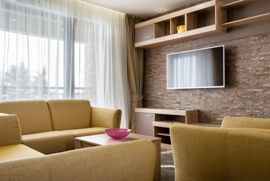 IMG_4766-1240×833-1-1