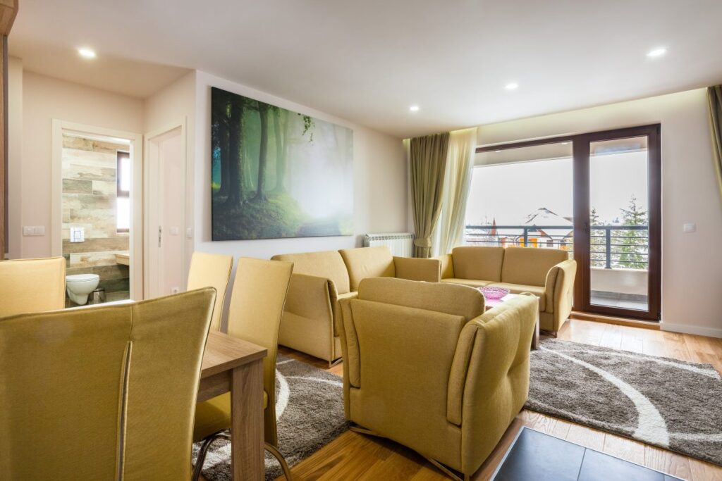 IMG_4793-1240×827-1-1