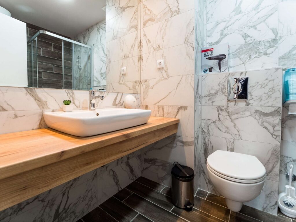 PANA9053-1240×930-1-1