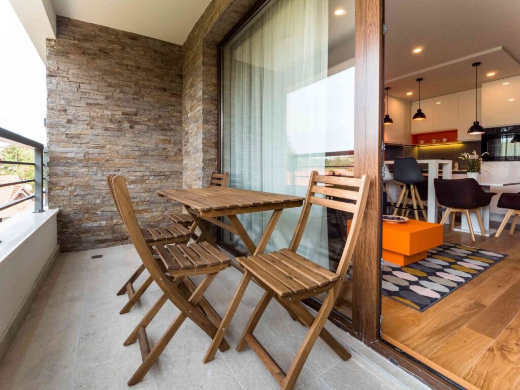 PANA9322-1240×930-1-1