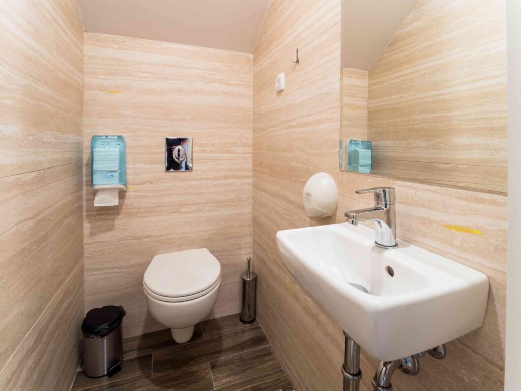 PANA9452-1240×930-1-1