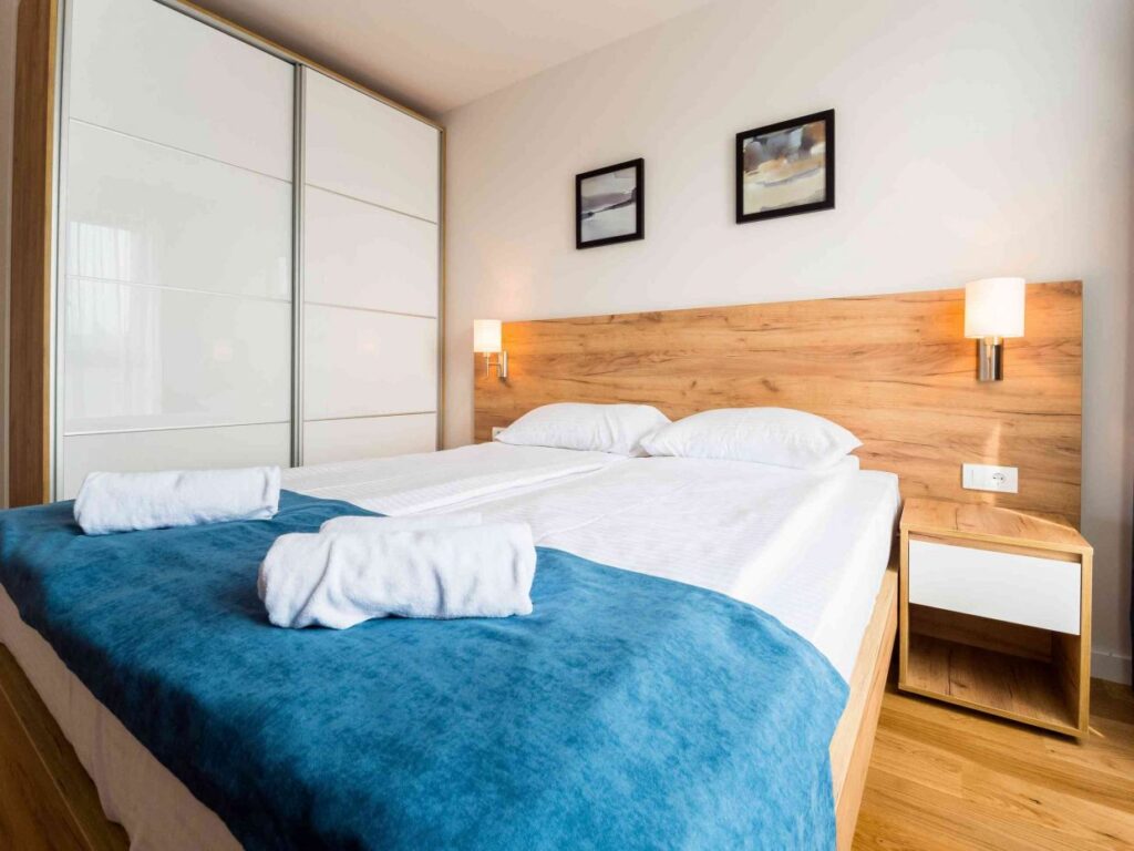 PANA9575-1240×930-1-1